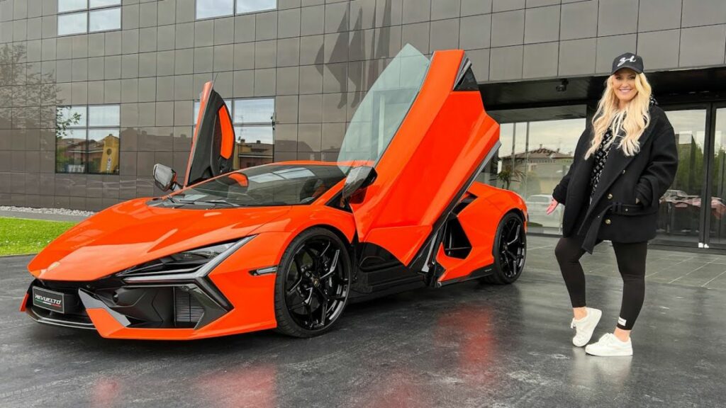 Lamborghini Revuelto