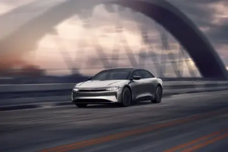 Lucid Pecahkan Rekor! Mobil Listriknya Tembus 1.205 Km Sekali Cas